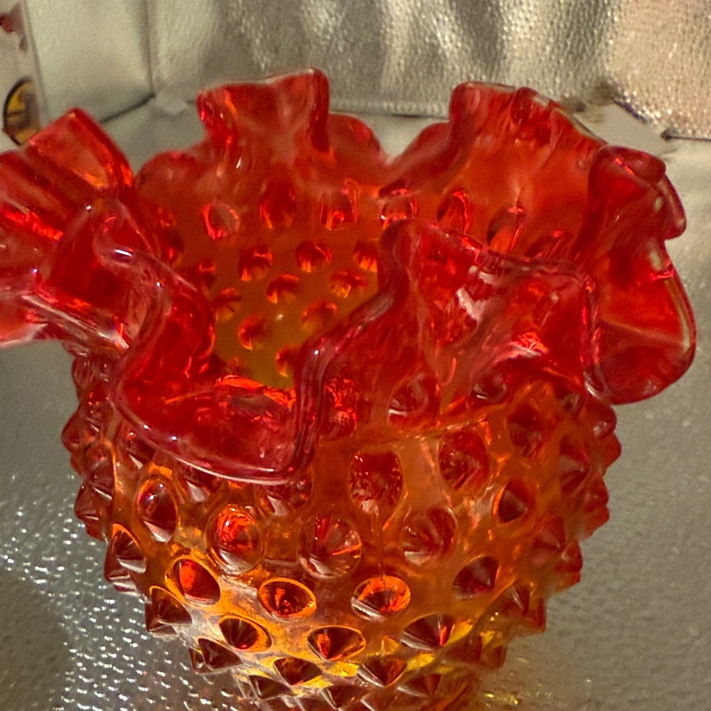 Vintage Fenton Amberina Hobnail Vase with Ruffled Edges - Picture 5 of 11